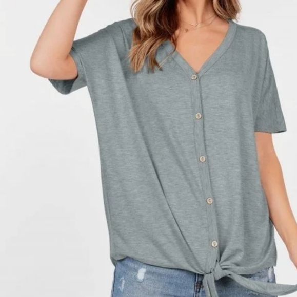 FINAL SALE 🆕🌿button DOWN TOP🌿 - Picture 2 of 8